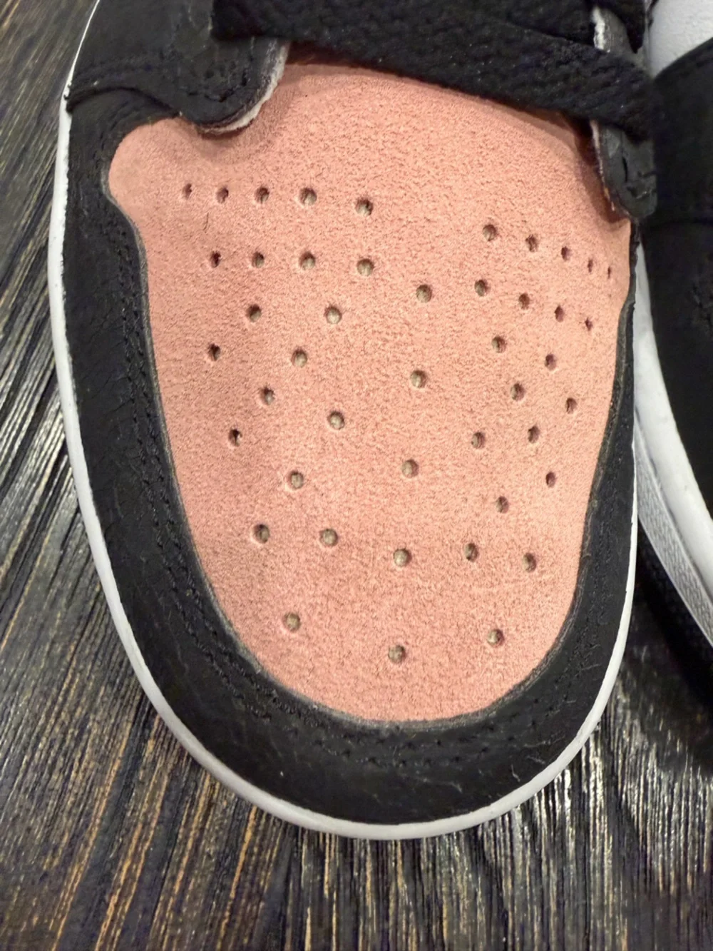 Nike Air Jordan 1 Retro Low OG Bleached Coral Pink Black Size 8 - Picture 5 of 11